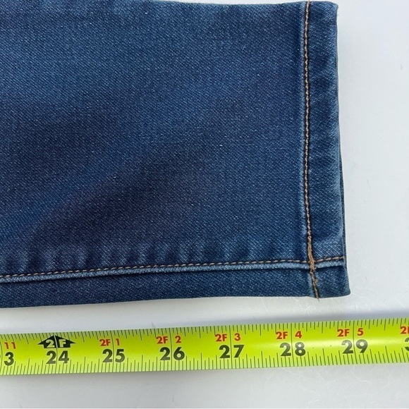 MAURICES Women’s Blue Jeans Sz Medium (9/11) Distressed Mid-Rise Medium Wash - Picture 11 of 12